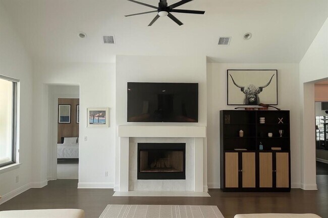 Building Photo - 16308 Paddlefish Wy