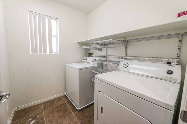 Building Photo - 7941 Alta Lima Valley Ct