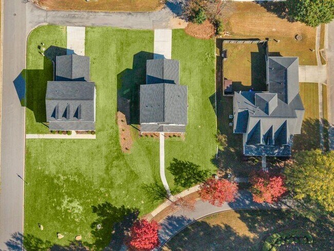 Building Photo - 223 Monarch Village Way