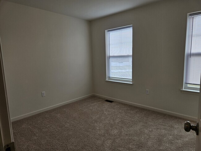 Building Photo - 118 Rhodolite Ln