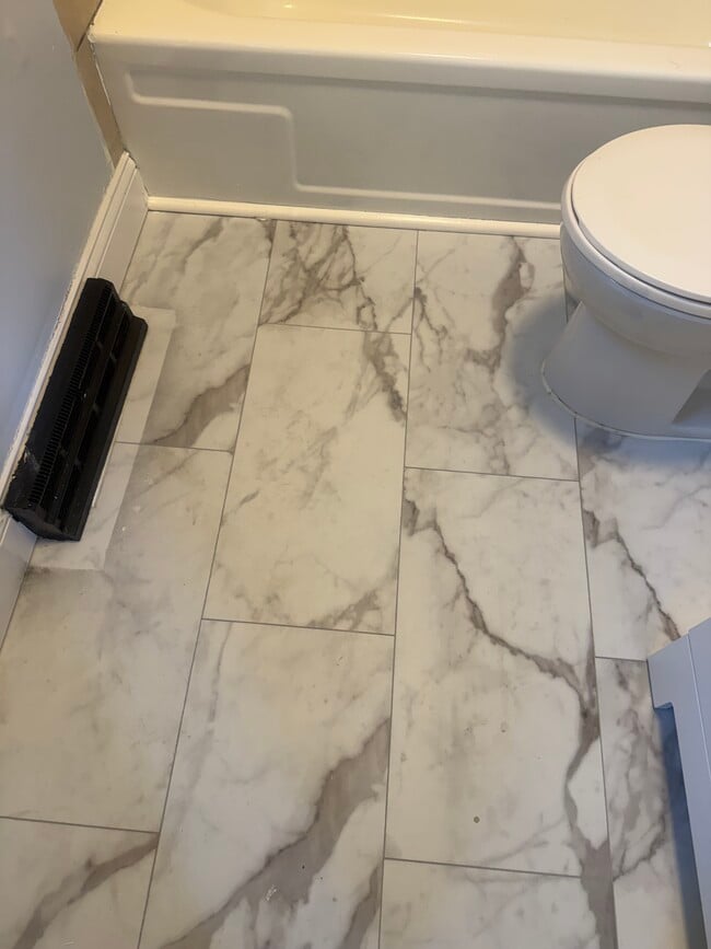 Primary Photo - 3426 Woodburn Ave