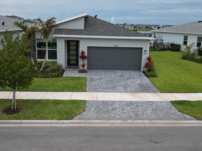 Building Photo - 13462 SW Bally Dr