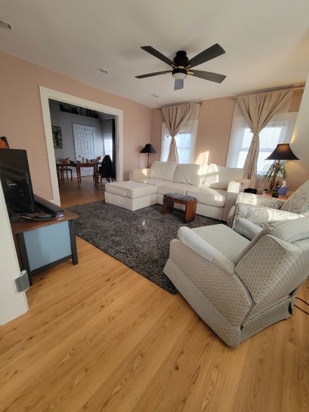 Building Photo - 99 Chapin Ave