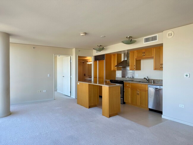 Building Photo - Moana Pacific West Tower 1BR/1BA/1PK