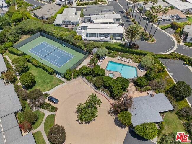 Building Photo - 6798 Las Olas Way