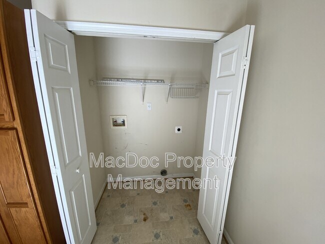 Building Photo - 9740 W Midland Way
