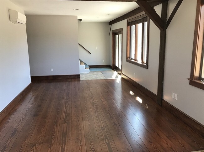 Building Photo - 120 Meadow Rd