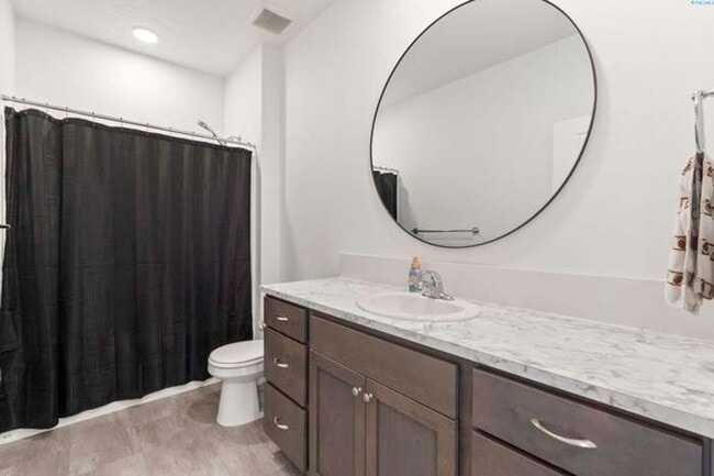 Building Photo - 308 Ruby Ave