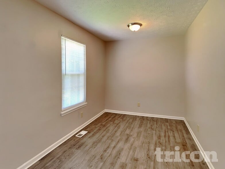 Building Photo - 5841 Beaufort Ln