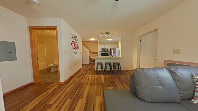 Building Photo - 4 Bedroom, 2 Bathroom