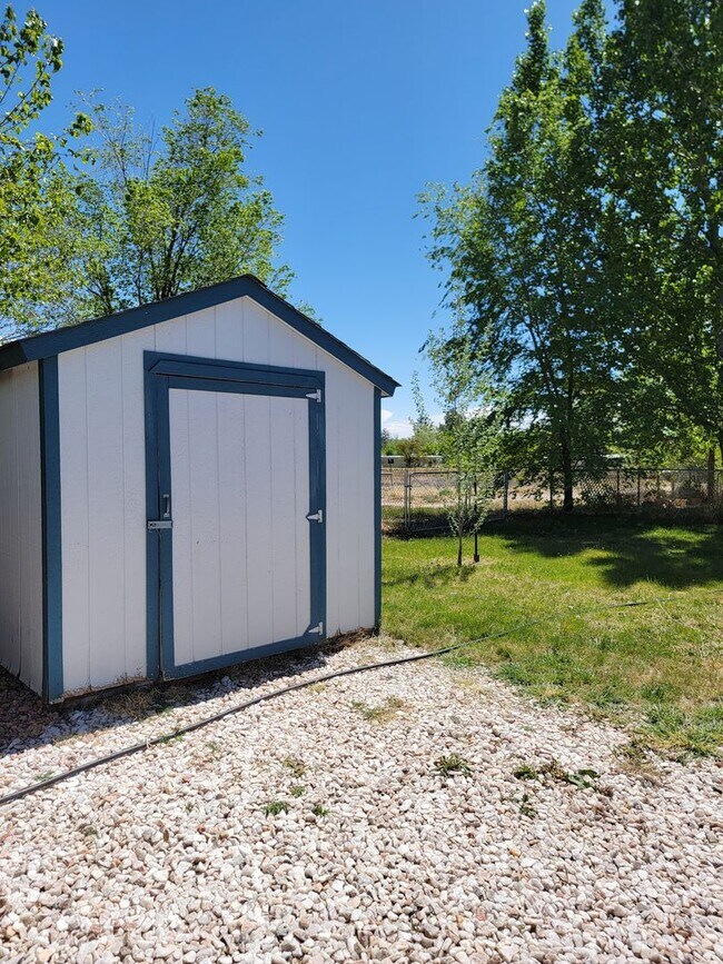 Building Photo - Bright 3-Bed, 2-Bath Home with Yard in 55+ Community!