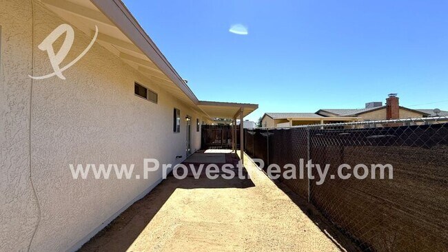 Building Photo - 12780 Redwing Rd