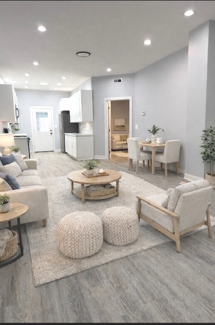 Building Photo - 2442 N Lawndale Ave