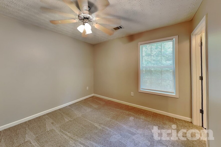 Building Photo - 1047 Wedgewood Ct NE