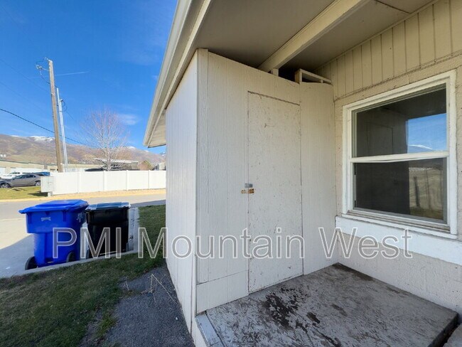 Building Photo - 450 W 200 N