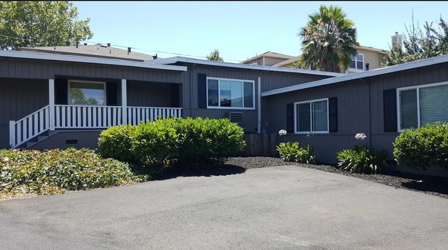 Building Photo - 103 Margarido Dr