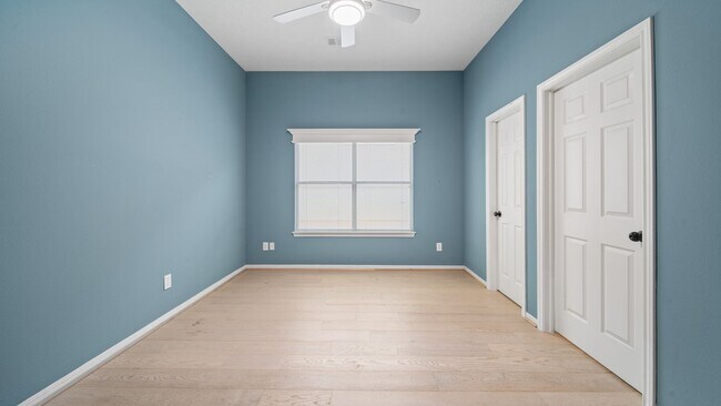 Building Photo - 118 Hillsborough Dr W