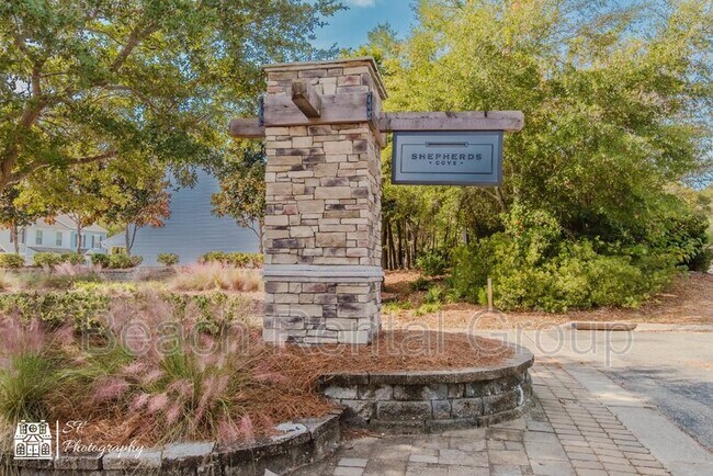 Building Photo - 109 Oxfordshire St