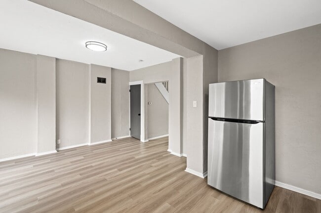 Building Photo - Stunning 2 bedroom home in Carrick availab...