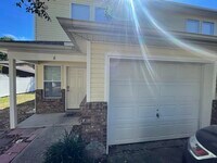 Building Photo - 17 Shell Ave SE