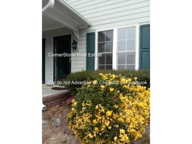 Primary Photo - 405 Cityview Ln