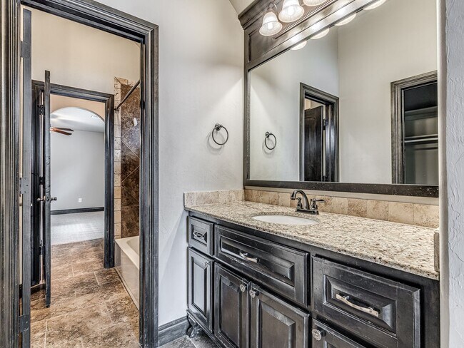 Building Photo - 13609 Gentry Dr