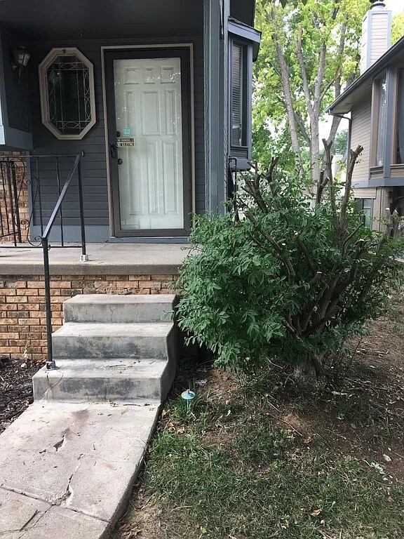 Building Photo - 3405 Comstock Ave