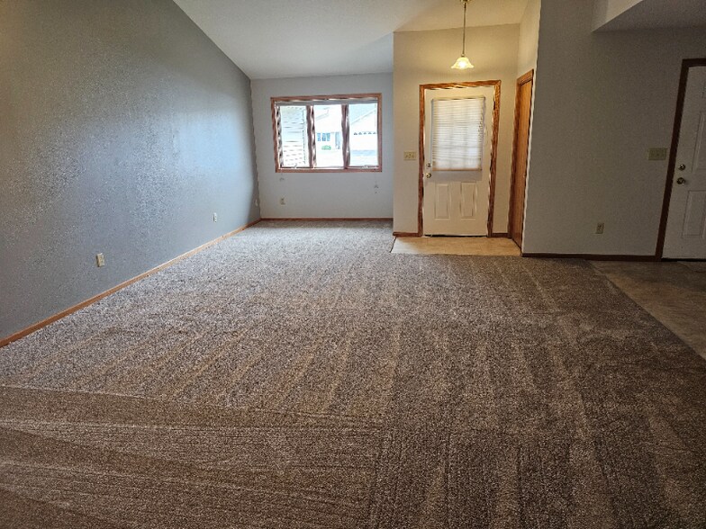Building Photo - 1523 Pohl Rd