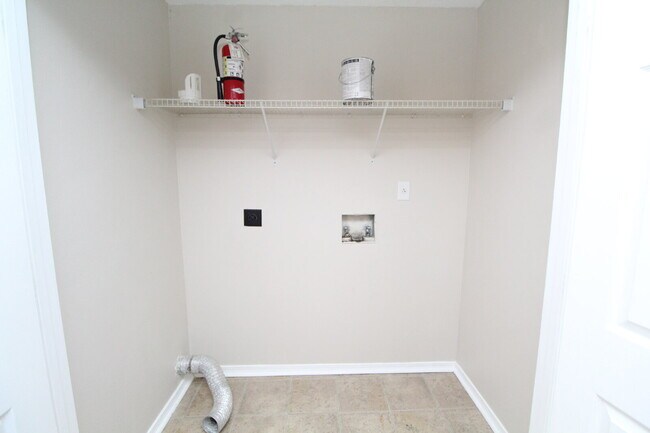 Building Photo - Updated 3BR Patio Home in Brownsville with Open Living Layout, Interior Laundry, Easy-Care Yard &...