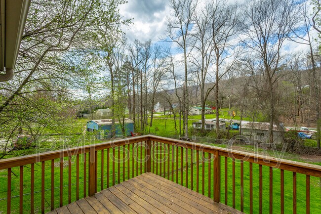 Building Photo - 5907 Browntown Rd