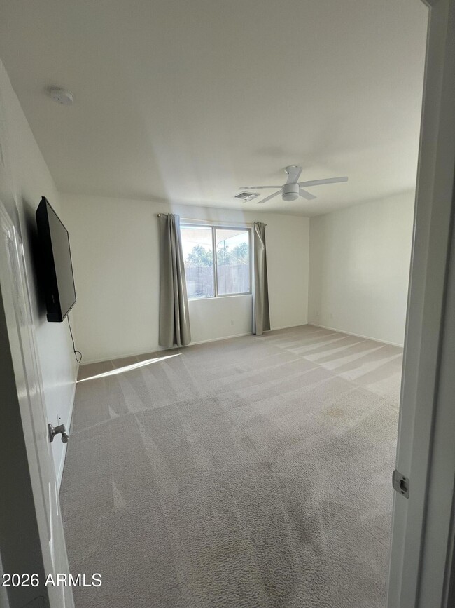 Building Photo - 739 N 156th Ln