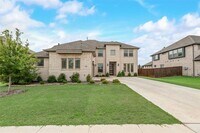 Building Photo - 1042 Elmwood Dr