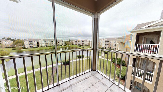 Building Photo - 7990 Baymeadows Cir E