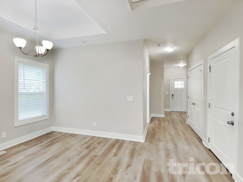 Building Photo - 1765 Bridgecrest Dr