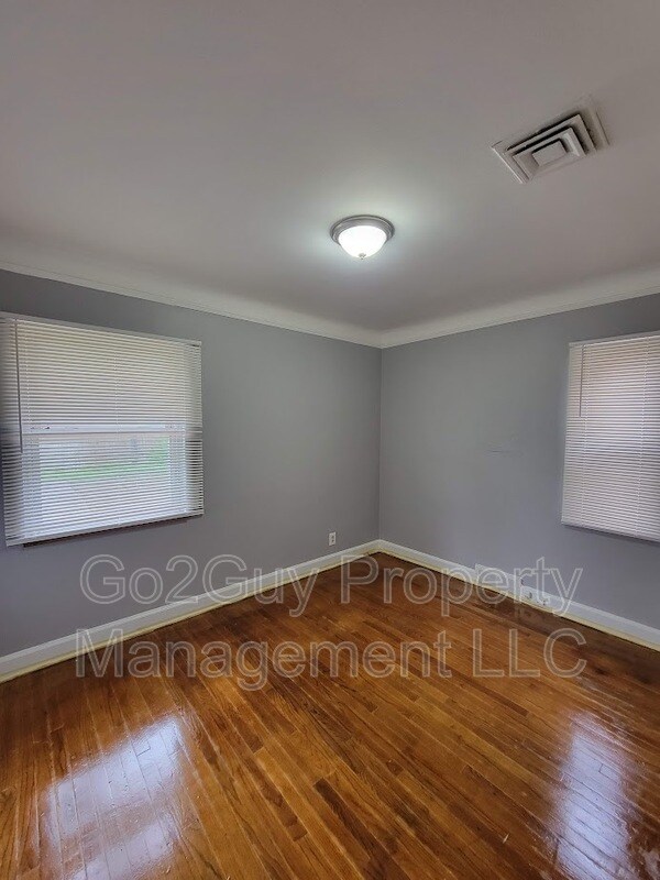 Building Photo - 18034 Birwood St