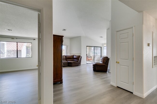 Building Photo - 5054 S Rainbow Blvd