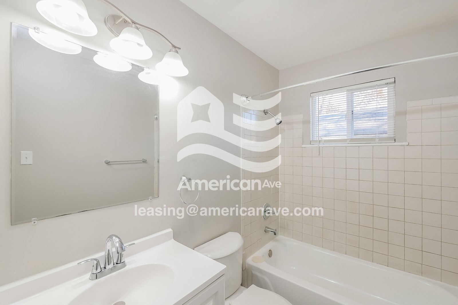 Building Photo - 3135 Forest Manor Ave