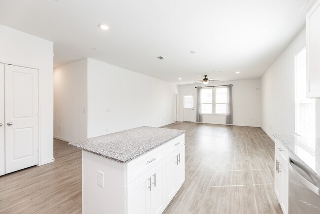 Building Photo - 21119 Sherrell Bay Dr