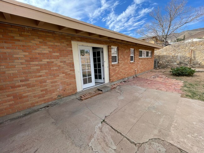 Building Photo - Cozy Rental