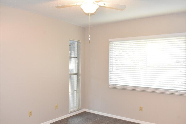 Building Photo - 1906 Canterbury Ln