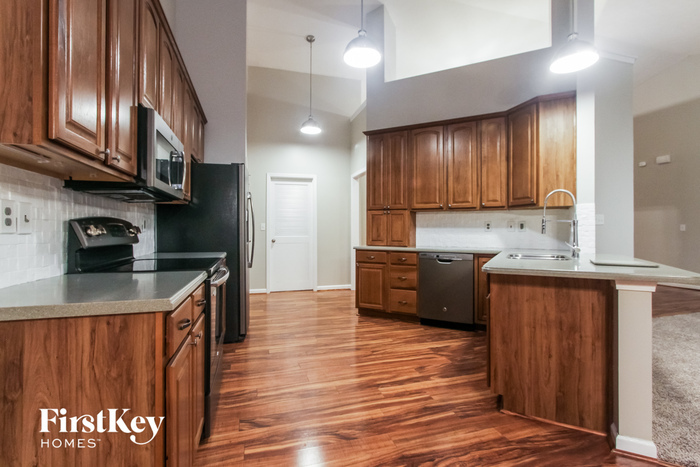 Building Photo - 1545 Old Thicket Ct