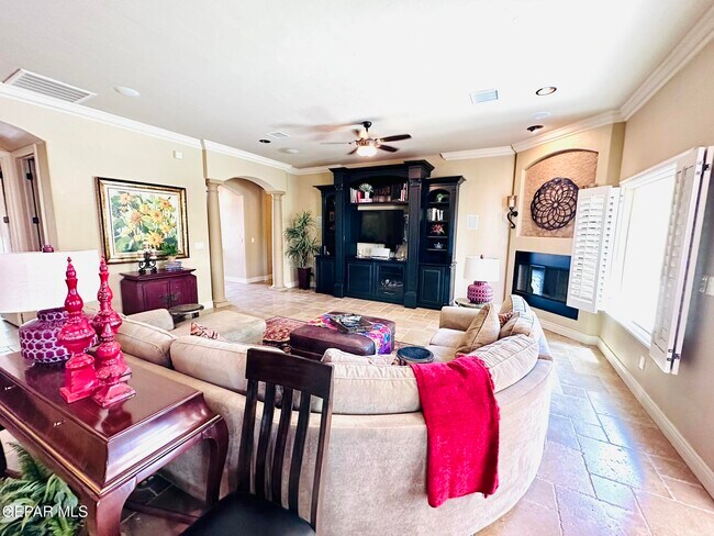 Building Photo - 6268 Wildwood Ct