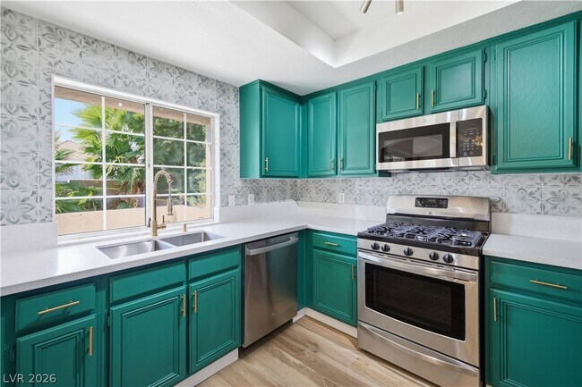 Building Photo - 315 Seine Way