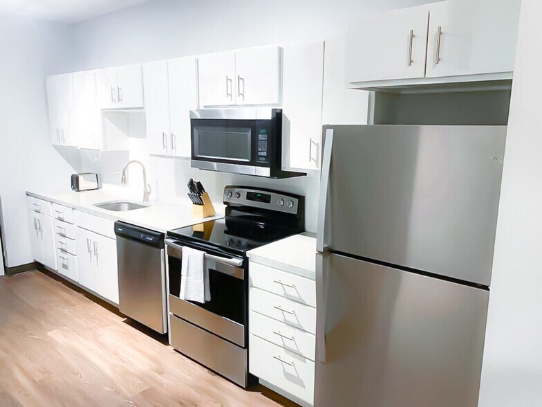 Building Photo - 2301 Ingersoll Ave