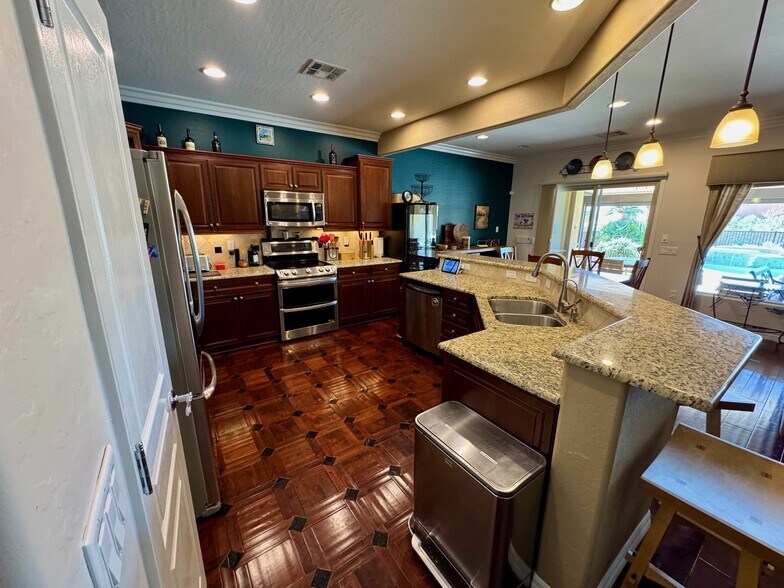 Kitchen Access - 1582 Smoke Signal Ct