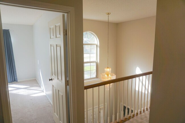Building Photo - 5 BED | 2.5 BATH | SINGLE FAMILY HOME | BO...