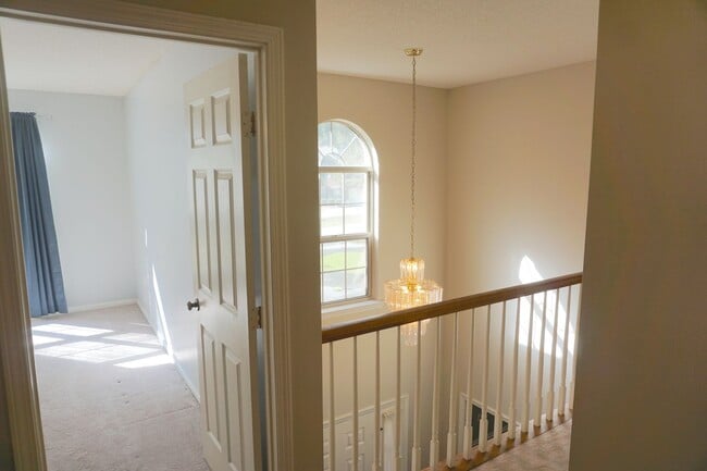 Building Photo - 5 BED | 2.5 BATH | SINGLE FAMILY HOME | BONUS ROOM | 2 CAR GARAGE