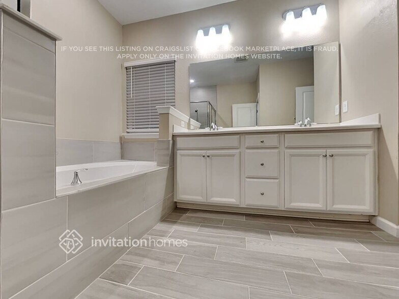 Building Photo - 9854 Lemon Grass Ln