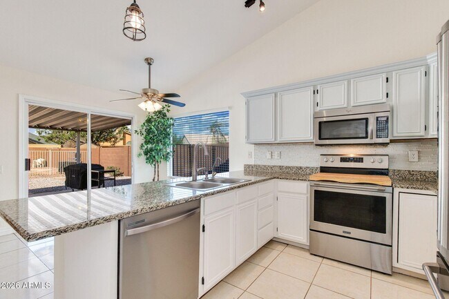 Building Photo - 4250 E Encinas Ave