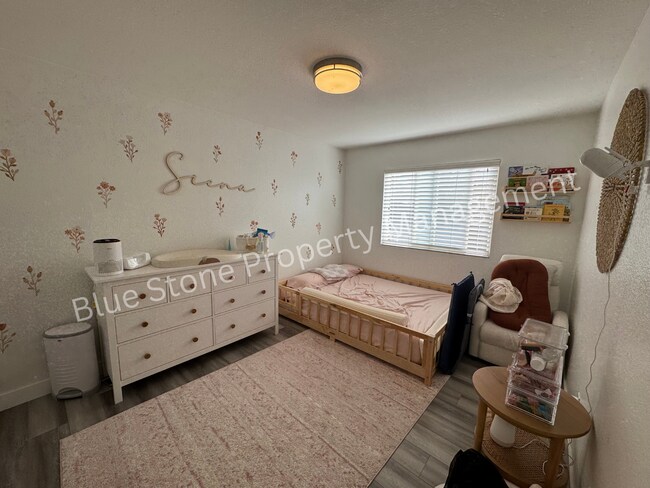 Building Photo - 1290 Pinnacle Peak Dr